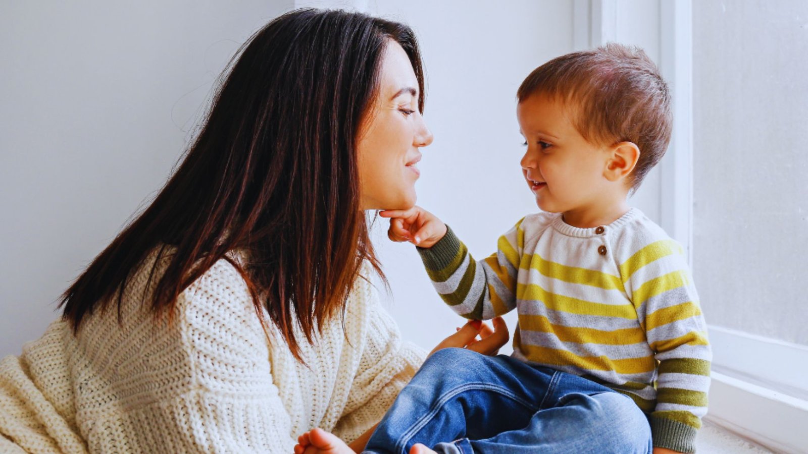 What Parents Need to Know About Baby Eye Contact